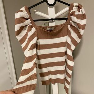New Italian sweater, fits S/M